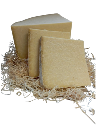 Cantal entre deux au lait cru AOP : environ 500 gr