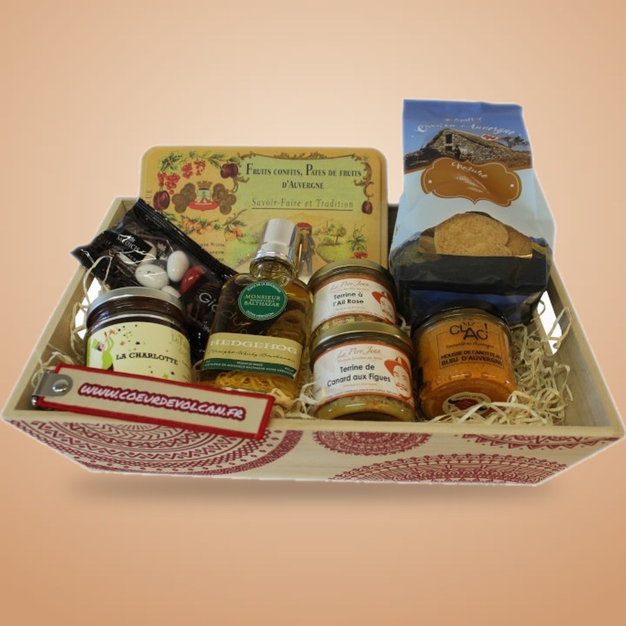 Corbeille garnie de produits d'Auvergne